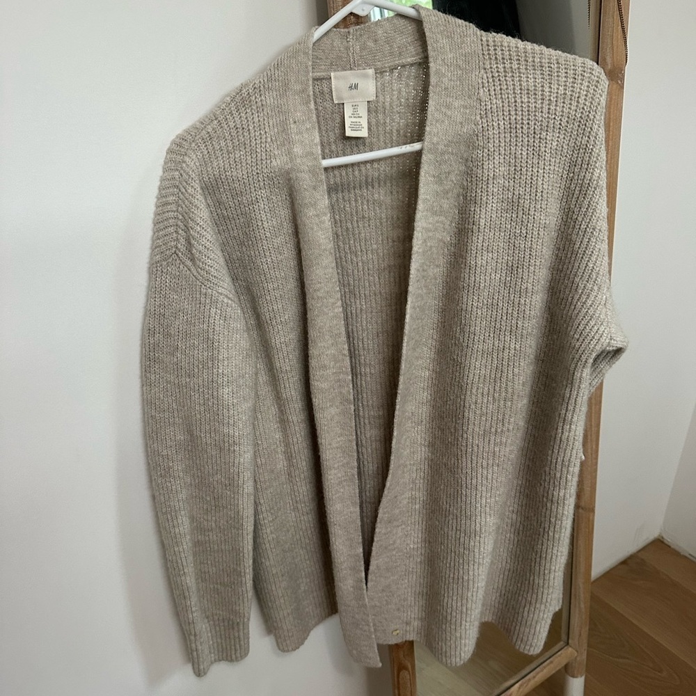 H&M Women's sweater cardigan